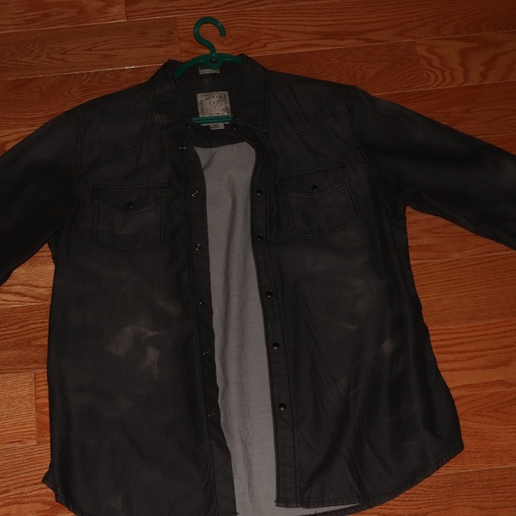 Guess button down - Picture 3 of 4